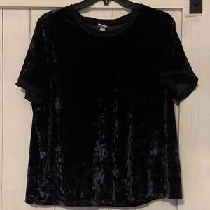 ⭐️Navy Velvet Women's Top⭐️